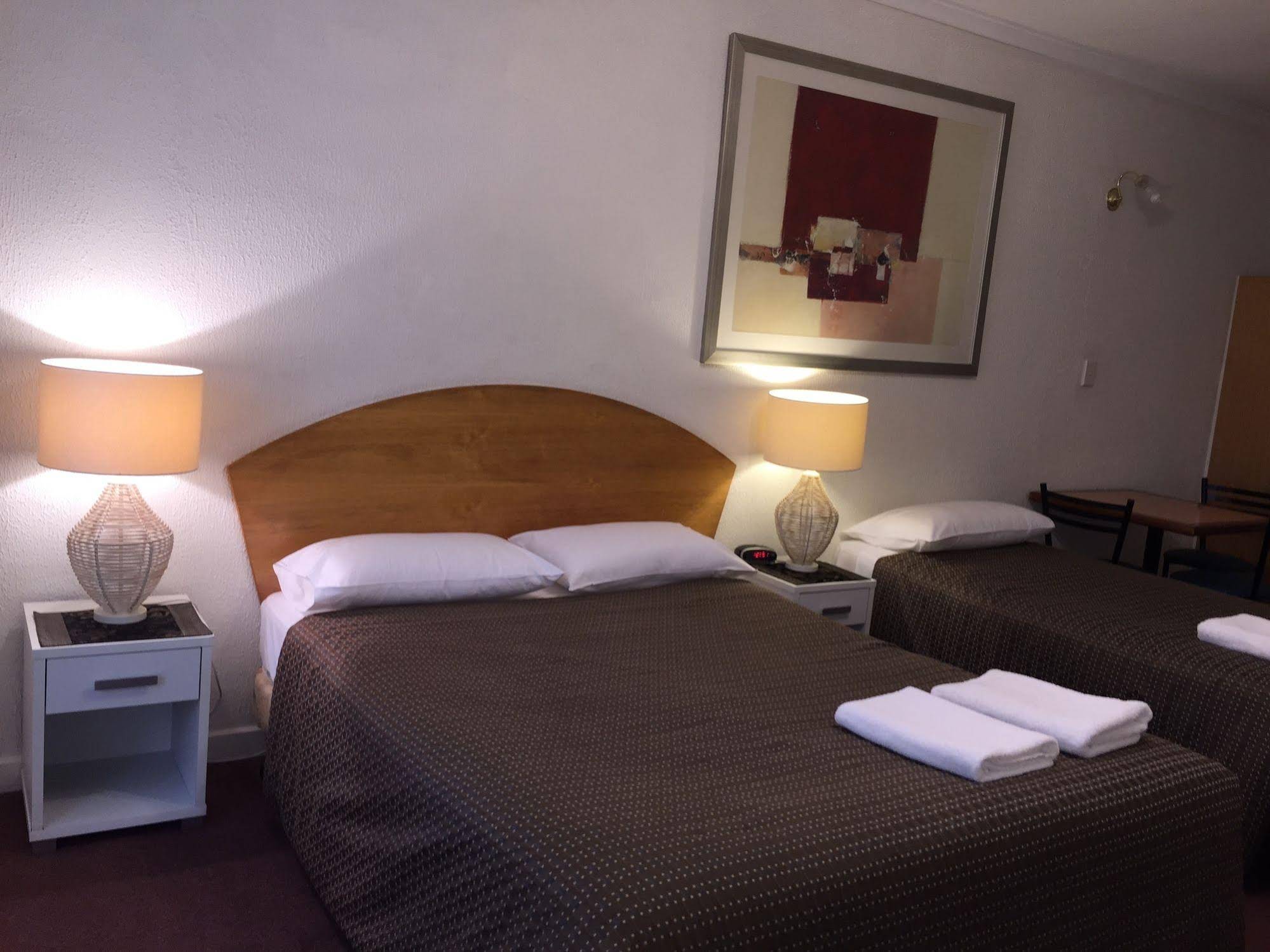 Tollgate Motel