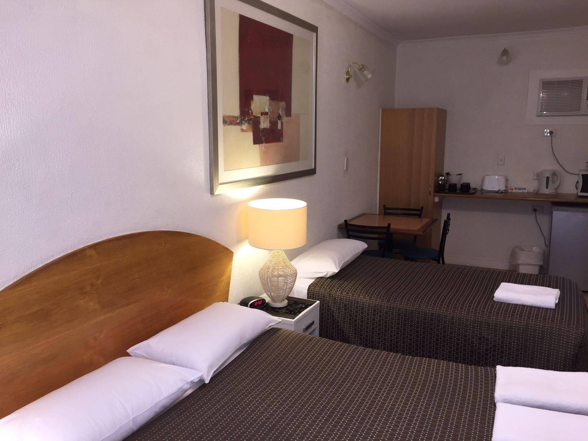 Tollgate Motel