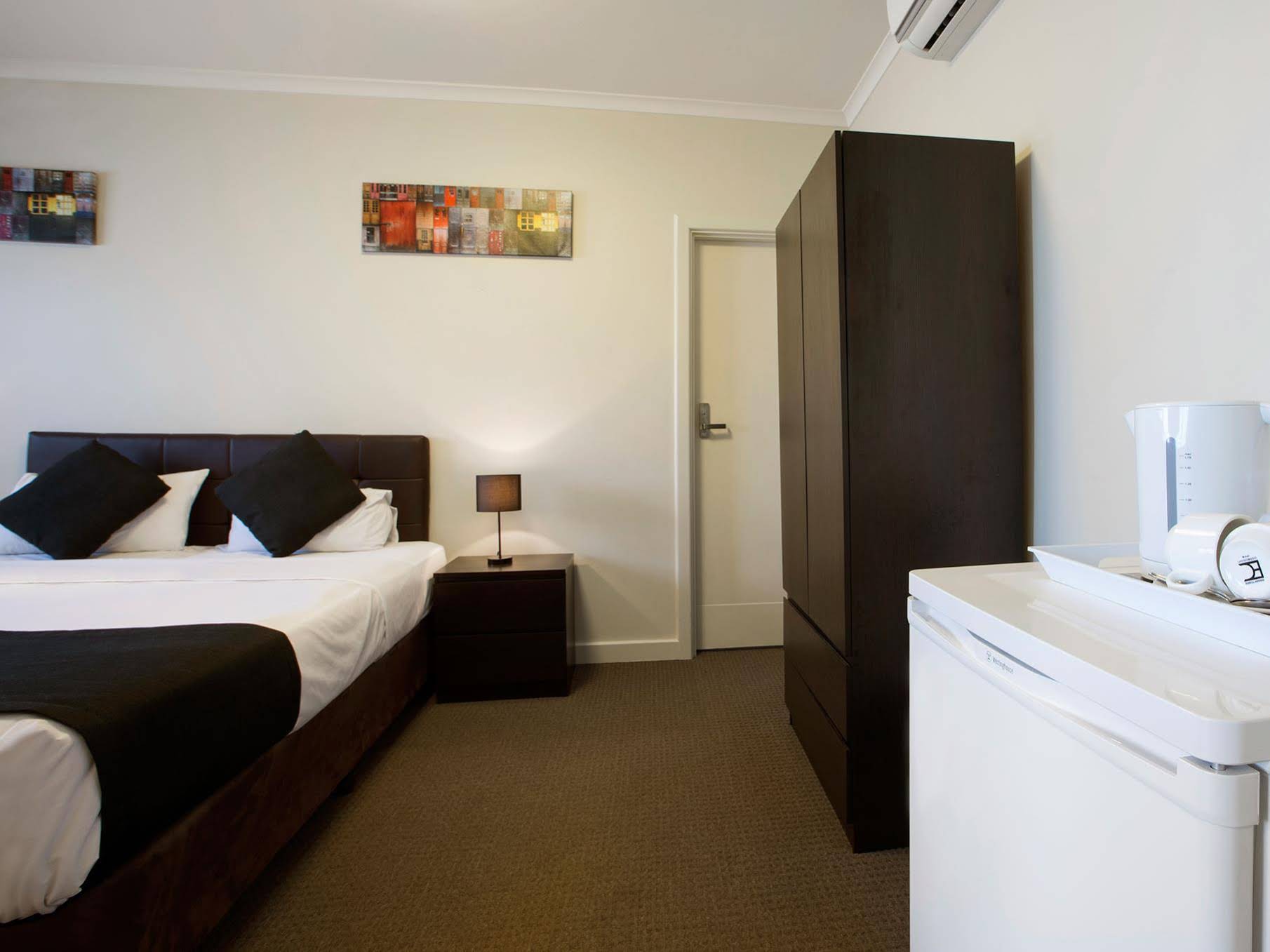 Enfield Hotel