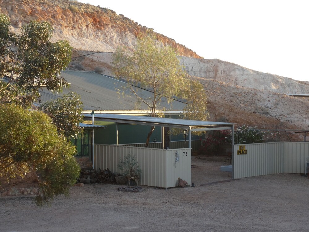 Di's Dugouts