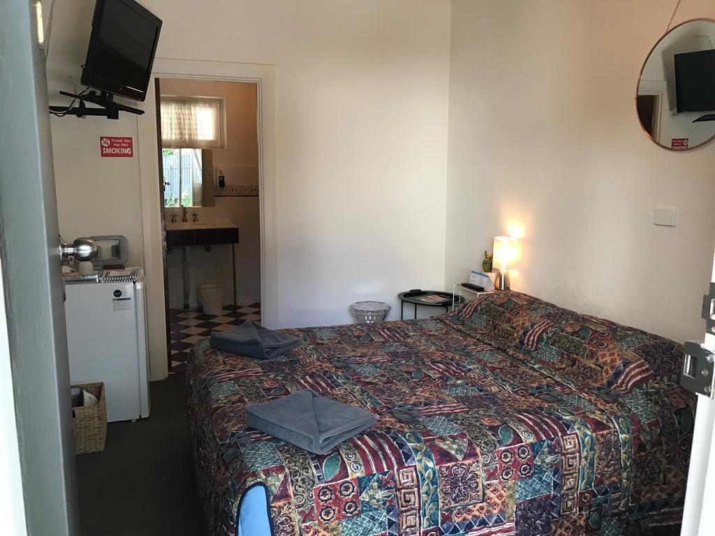 Hello Adelaide Motel & Apartments