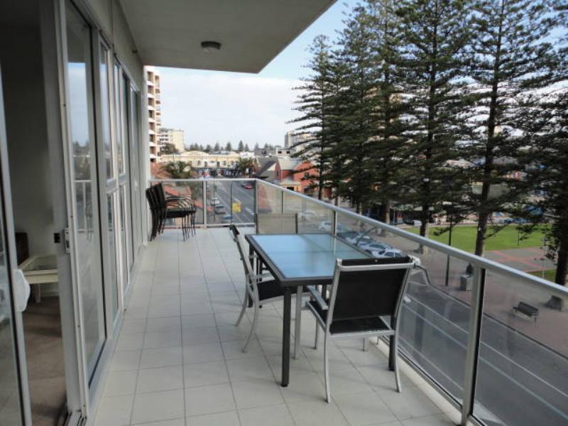 Glenelg Beachside Apartments