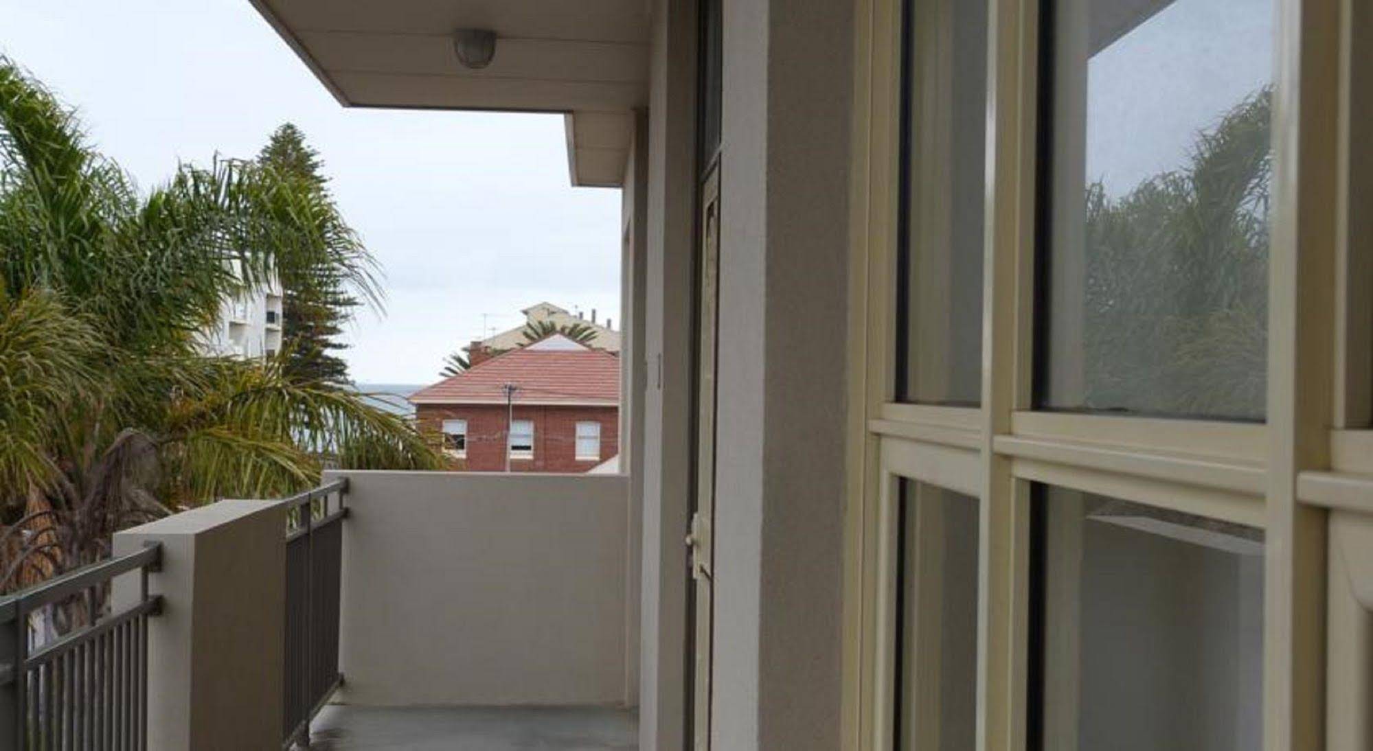 Glenelg Holiday Apartments - Corfu