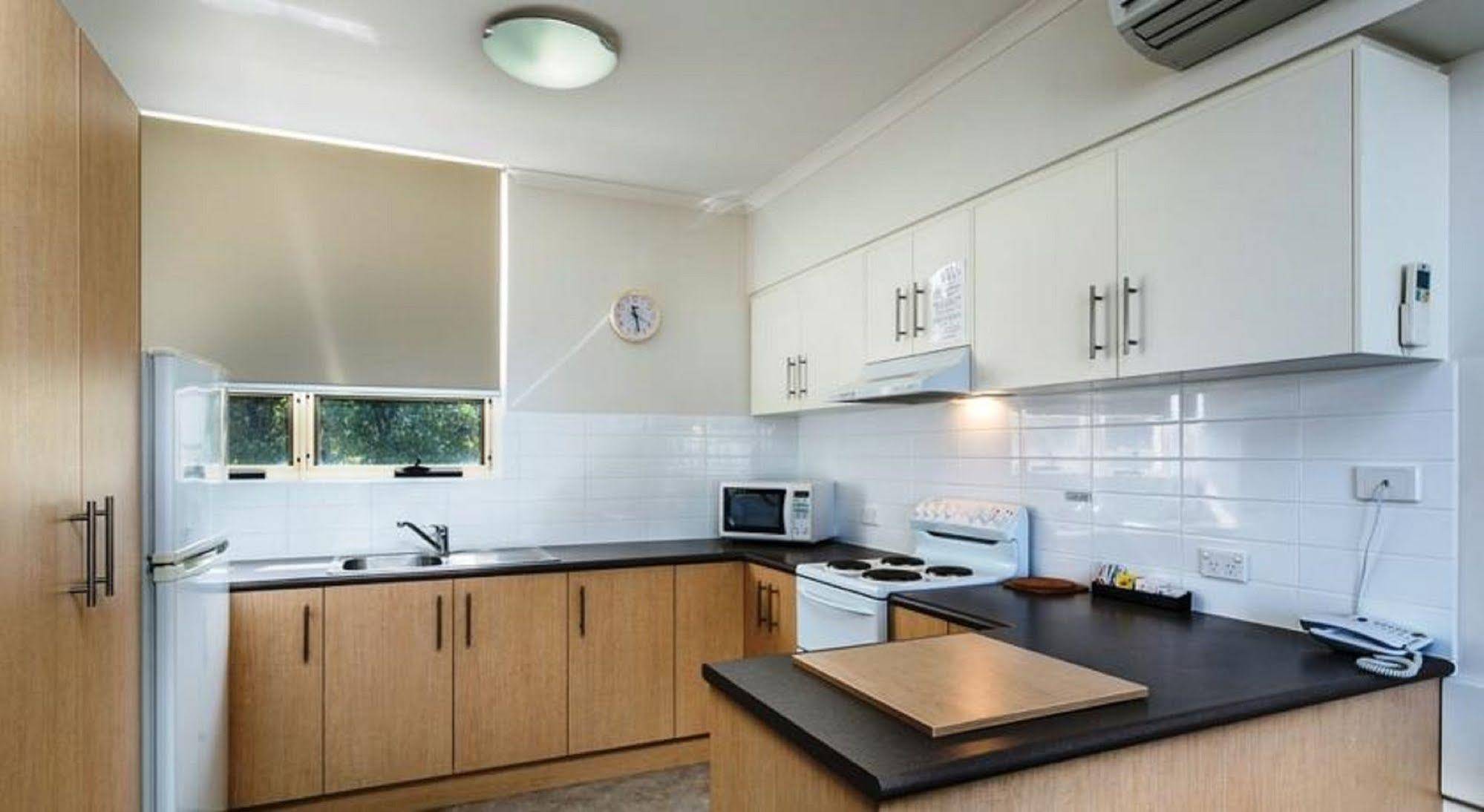 Glenelg Holiday Apartments - Corfu