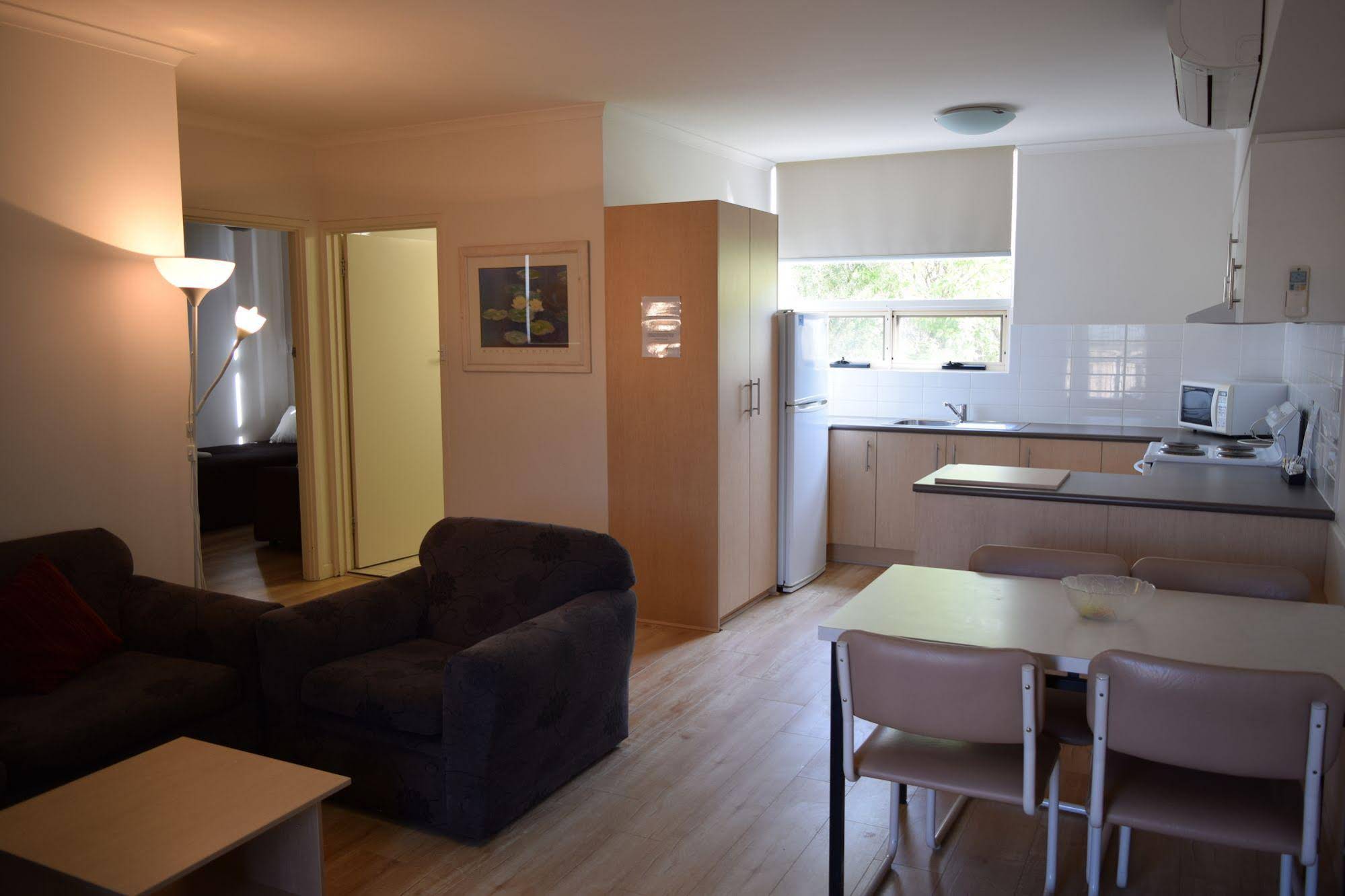 Glenelg Holiday Apartments - Corfu