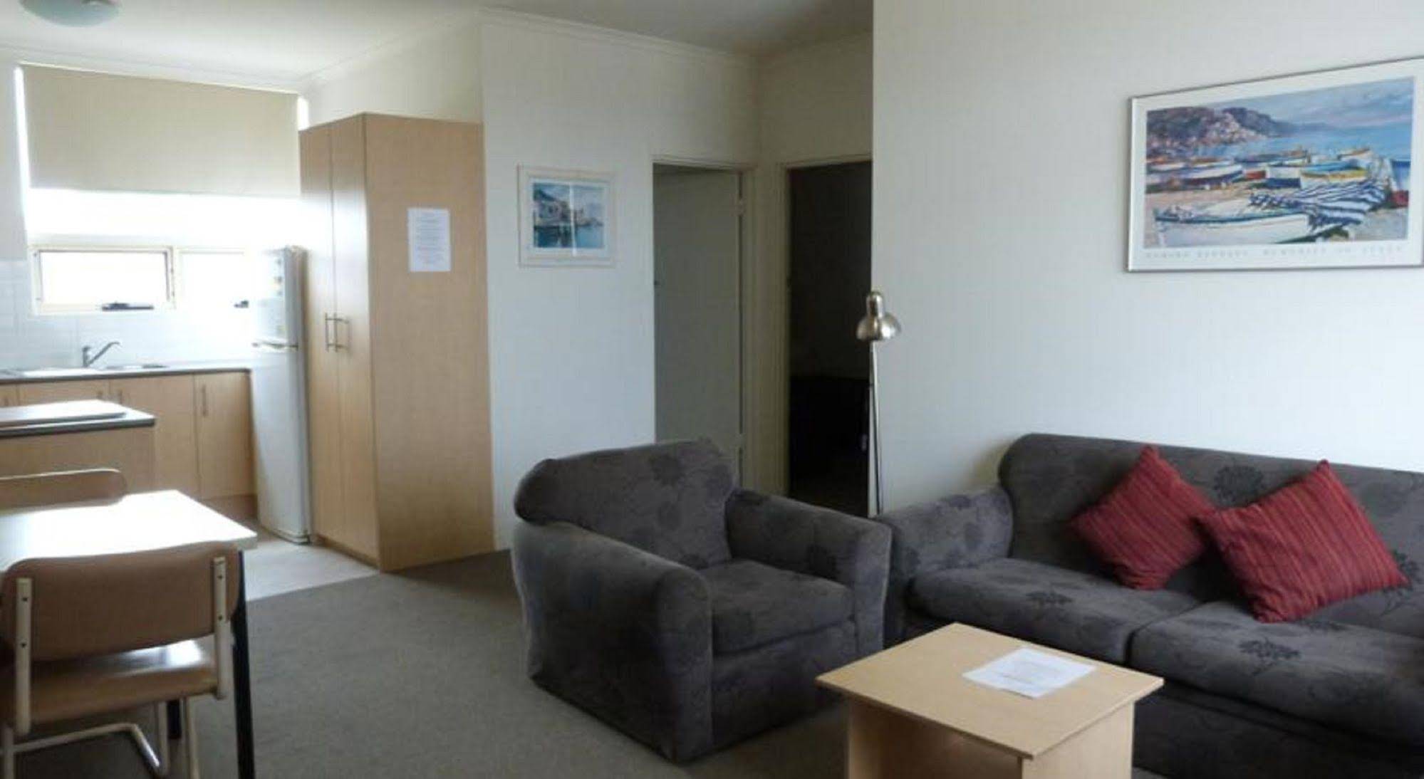 Glenelg Holiday Apartments - Corfu