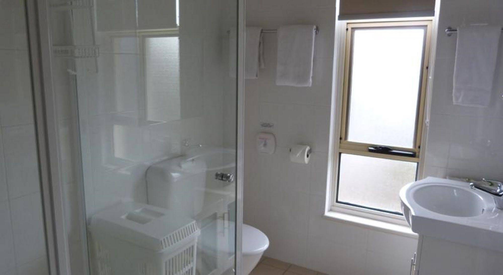Glenelg Holiday Apartments - Corfu