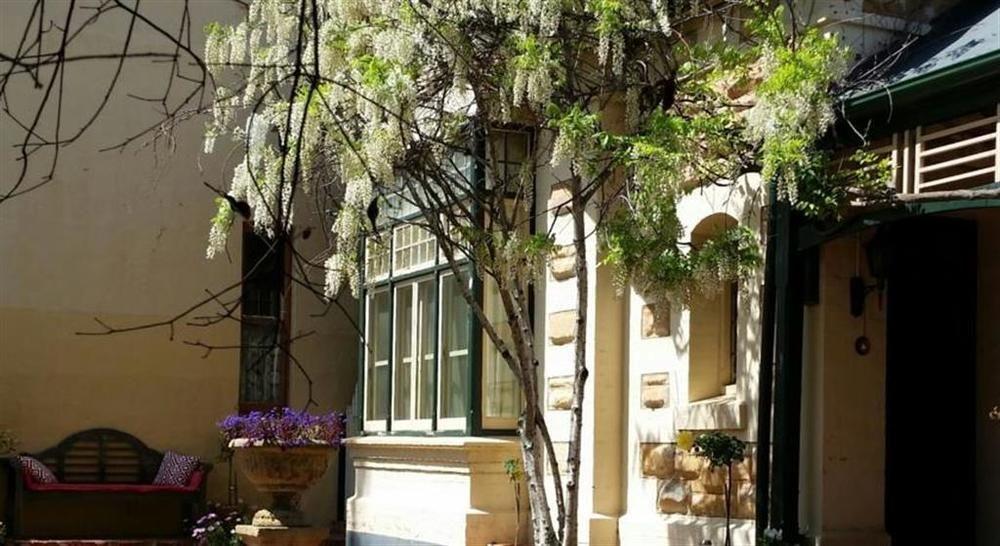 Water Bay Villa Bed and Breakfast