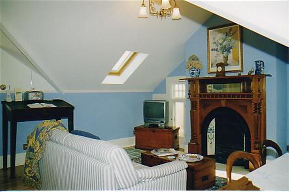 Water Bay Villa Bed and Breakfast