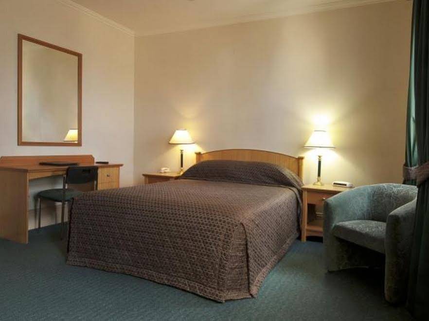 Loxton Community Hotel Motel