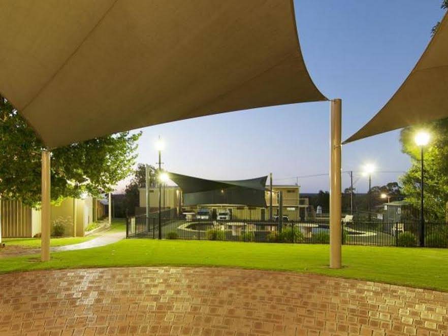 Loxton Community Hotel Motel