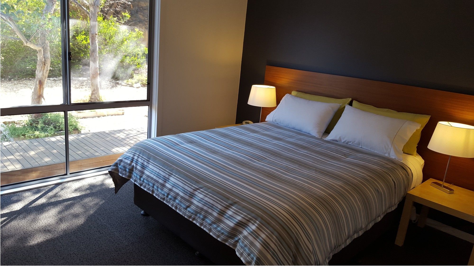 Coorong Waterfront Retreat