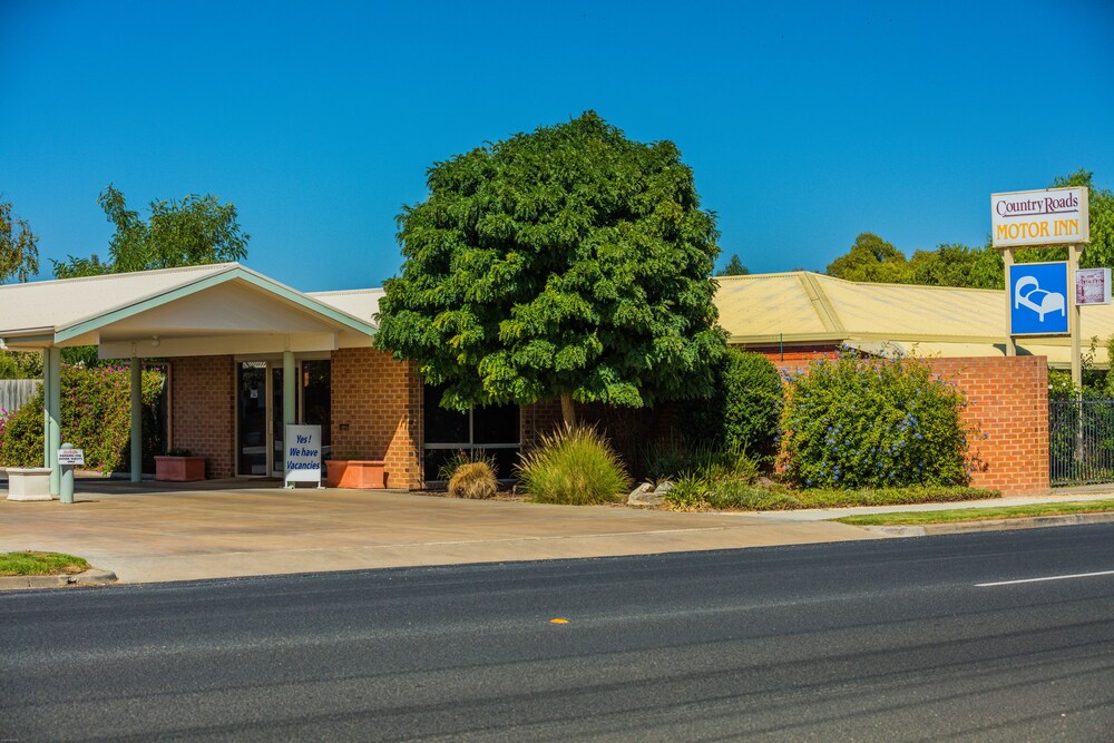 Country Roads Motor Inn