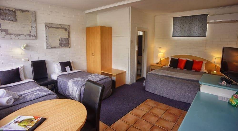 Harbour View Motel