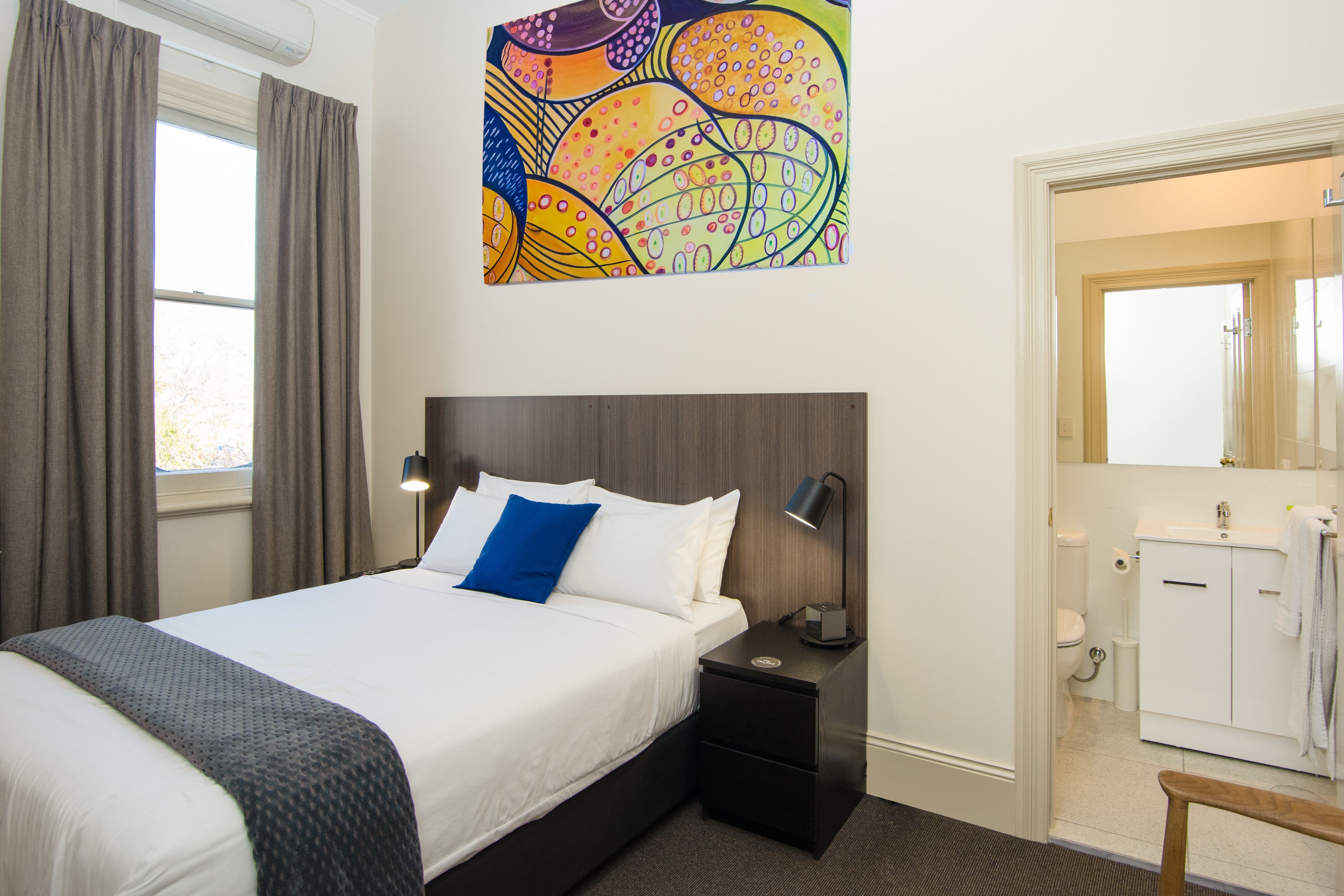 Mile End Hotel
