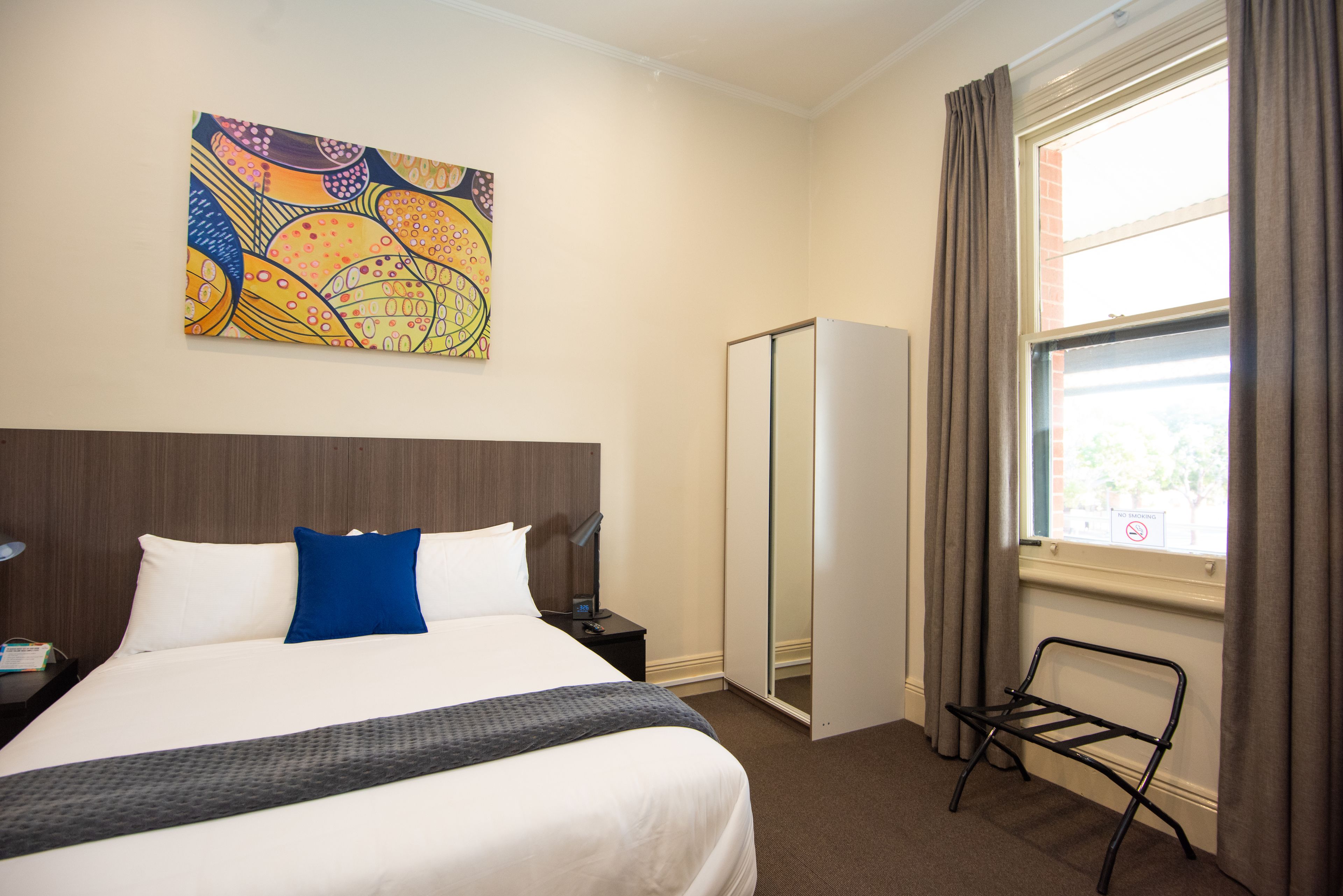 Mile End Hotel