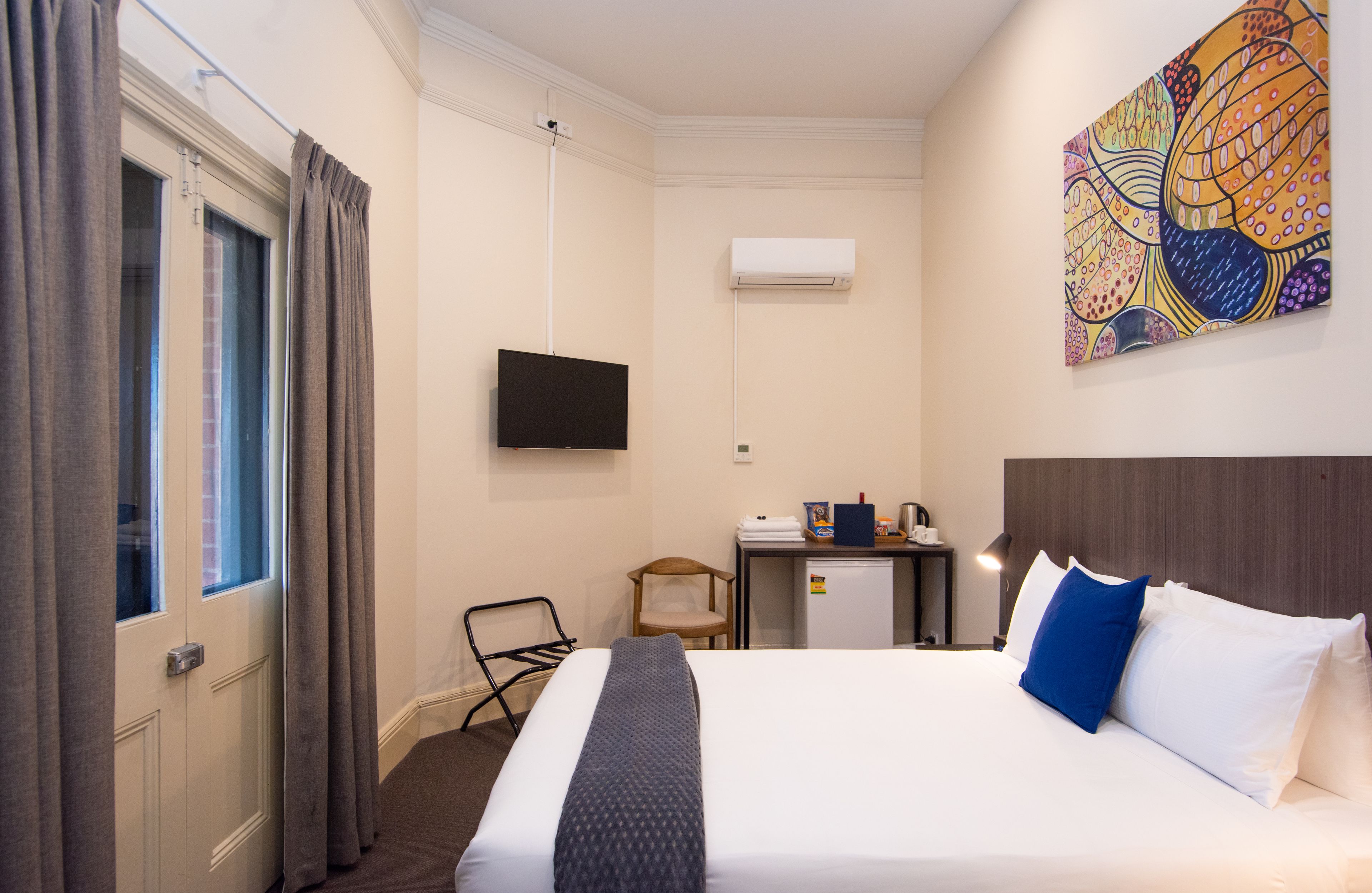 Mile End Hotel