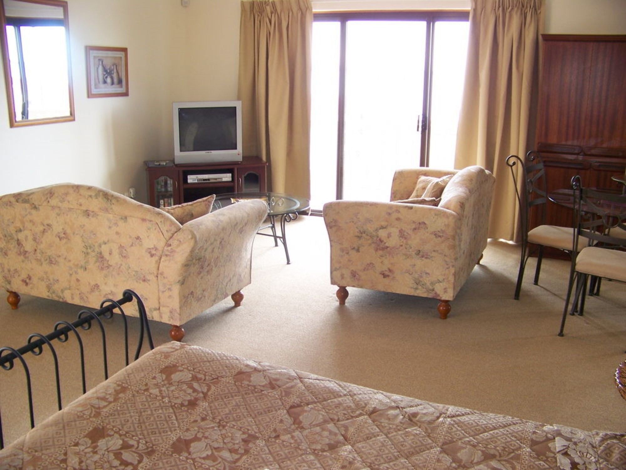 Anchorage Seafront Hotel