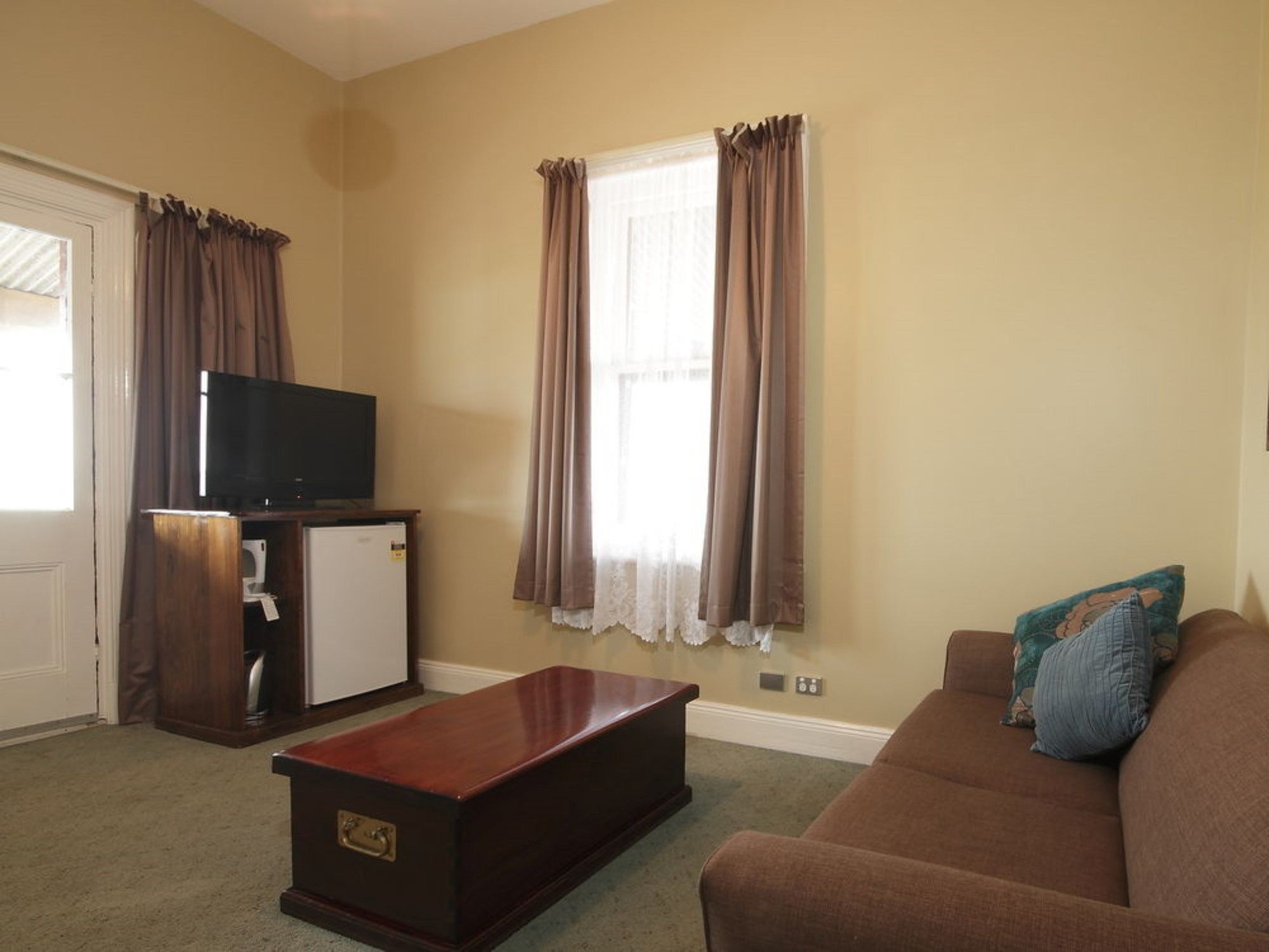 Anchorage Seafront Hotel
