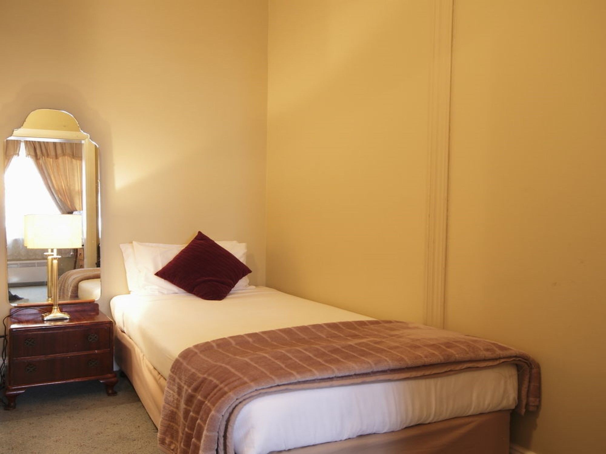 Anchorage Seafront Hotel