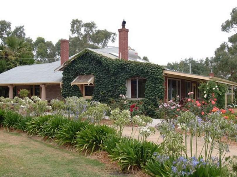 Barristers Block Vigneron's Villa