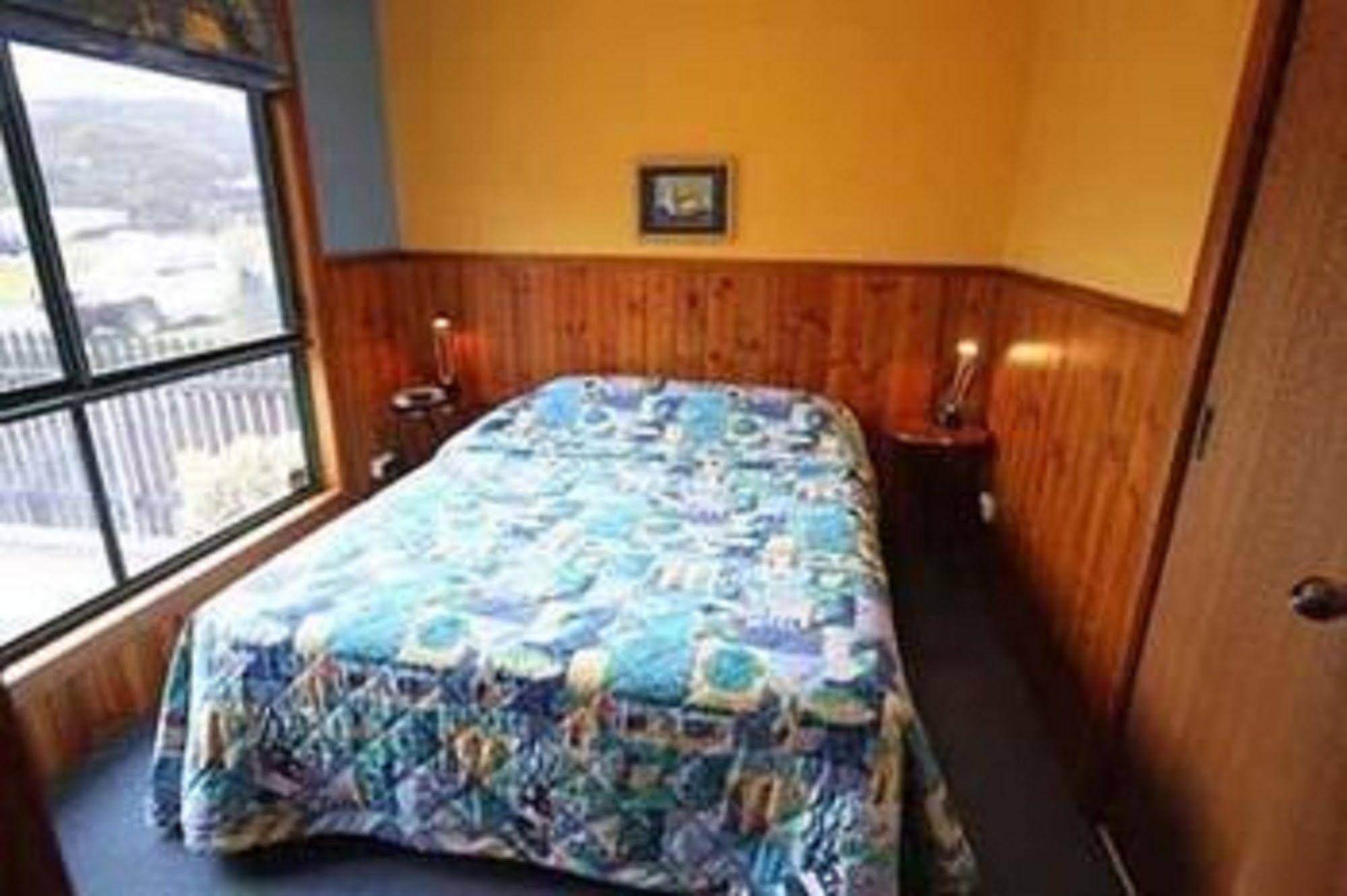 Bicheno's A+ Apartments