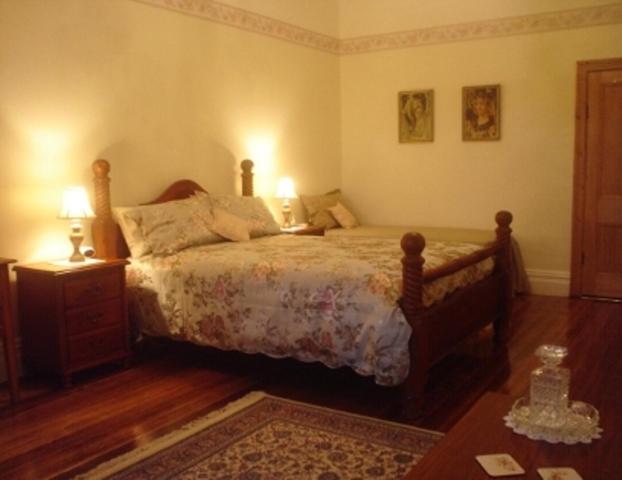 Huonville Guesthouse