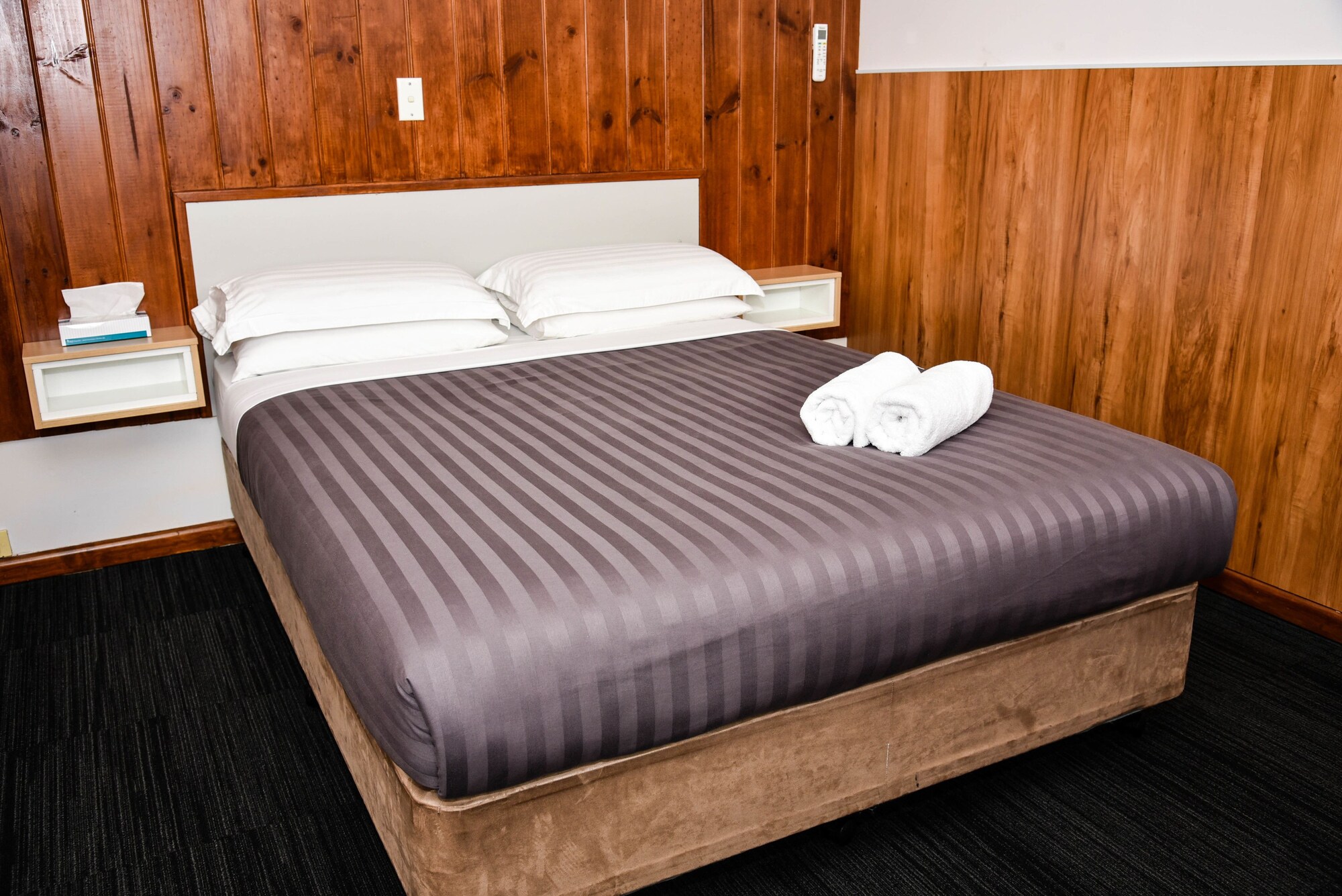 Hobart Tower Motel