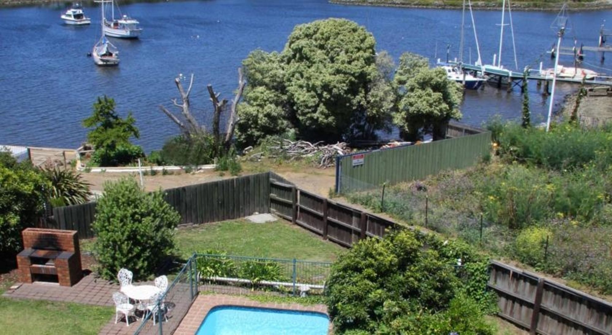 Leisure Inn Waterfront Lodge