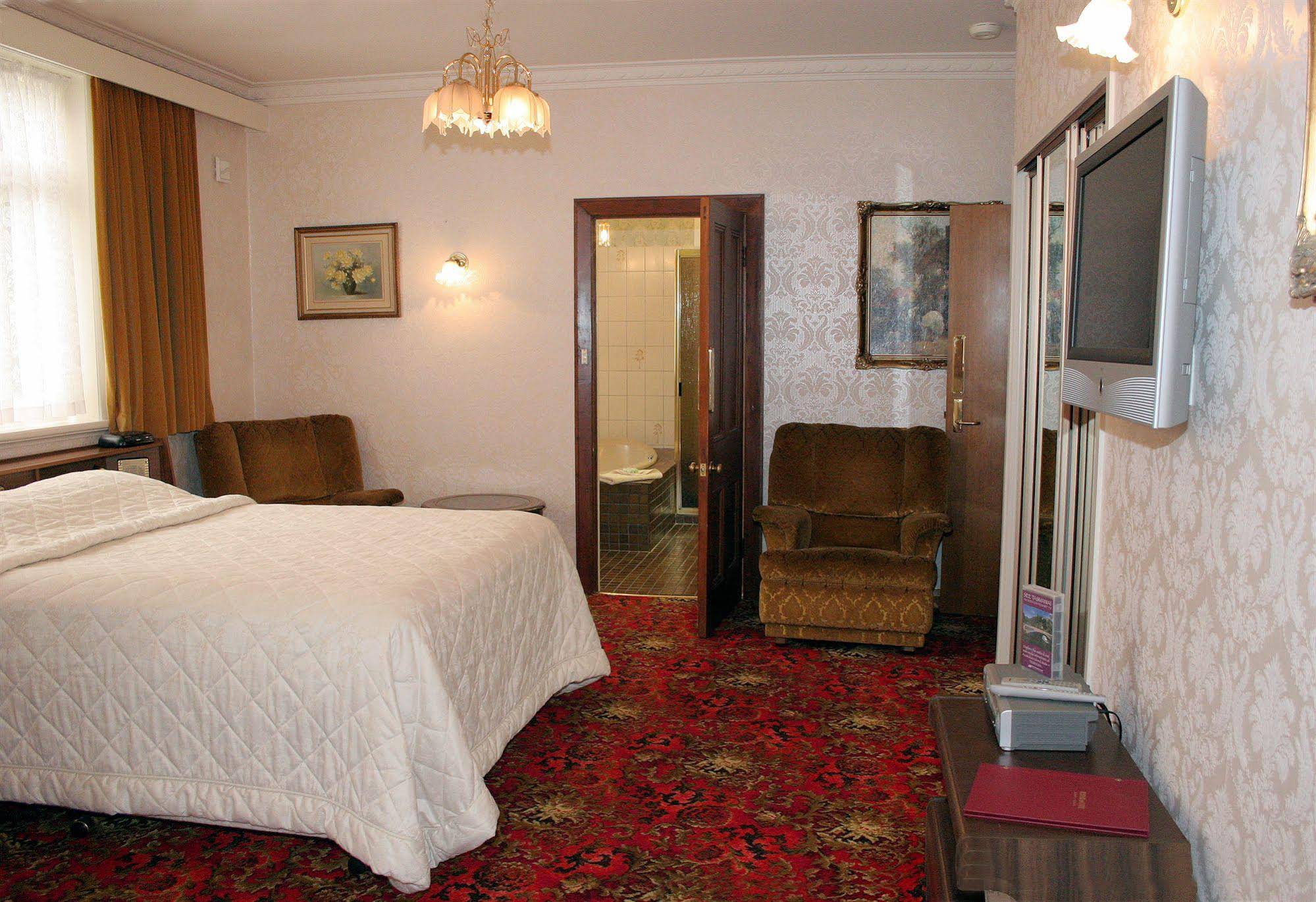 Motel Mayfair on Cavell