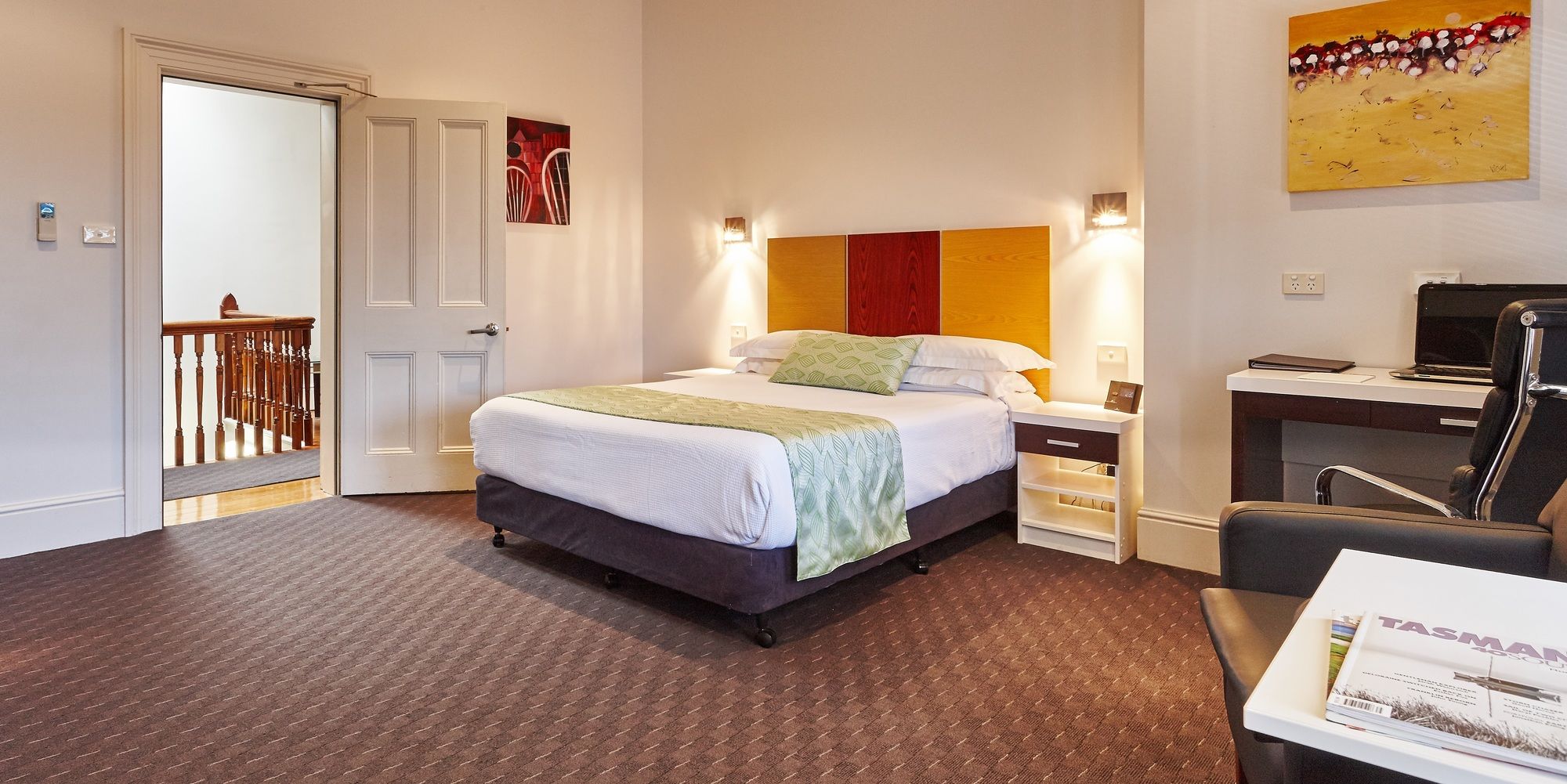 Auldington Hotel