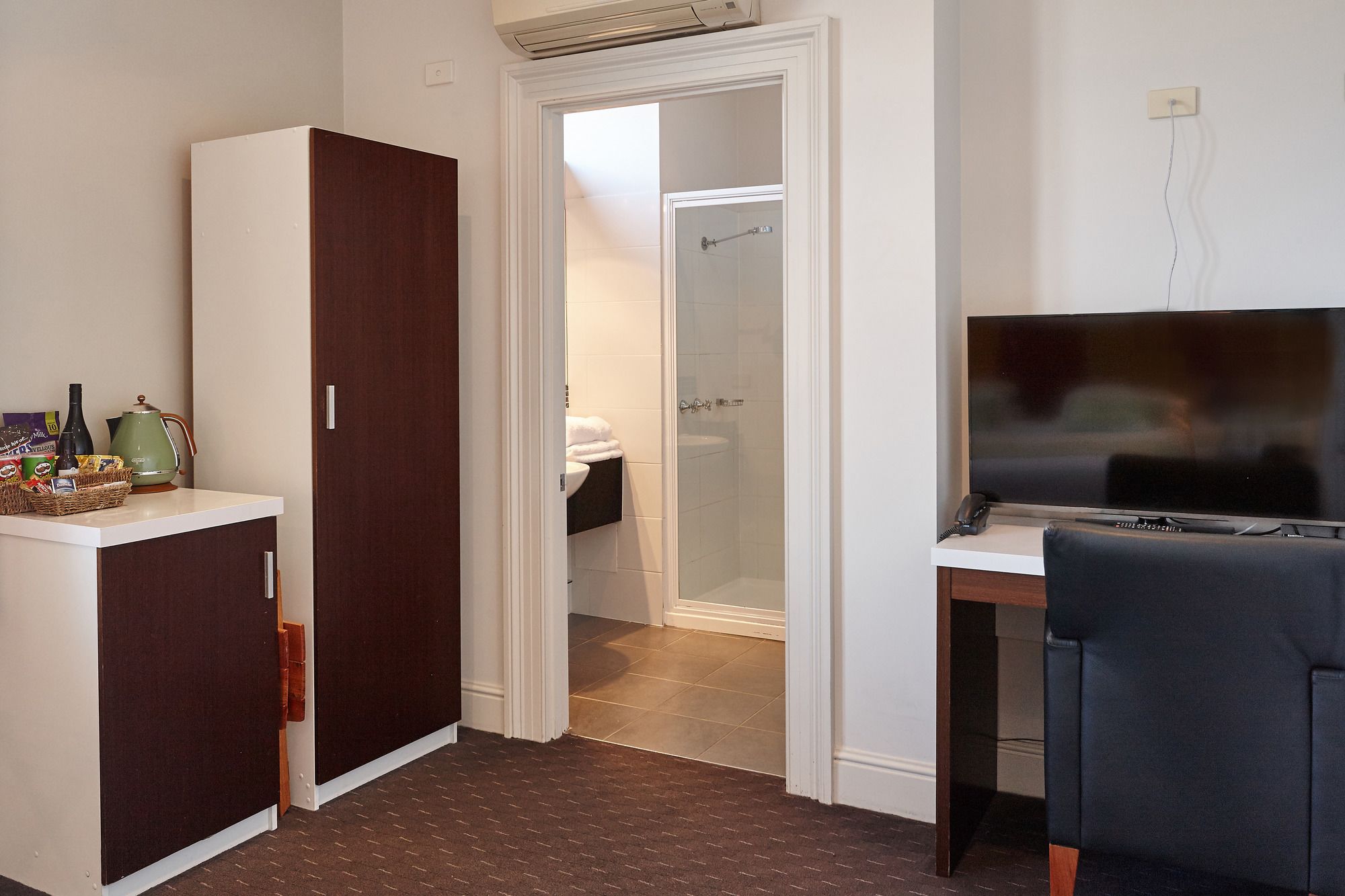 Auldington Hotel