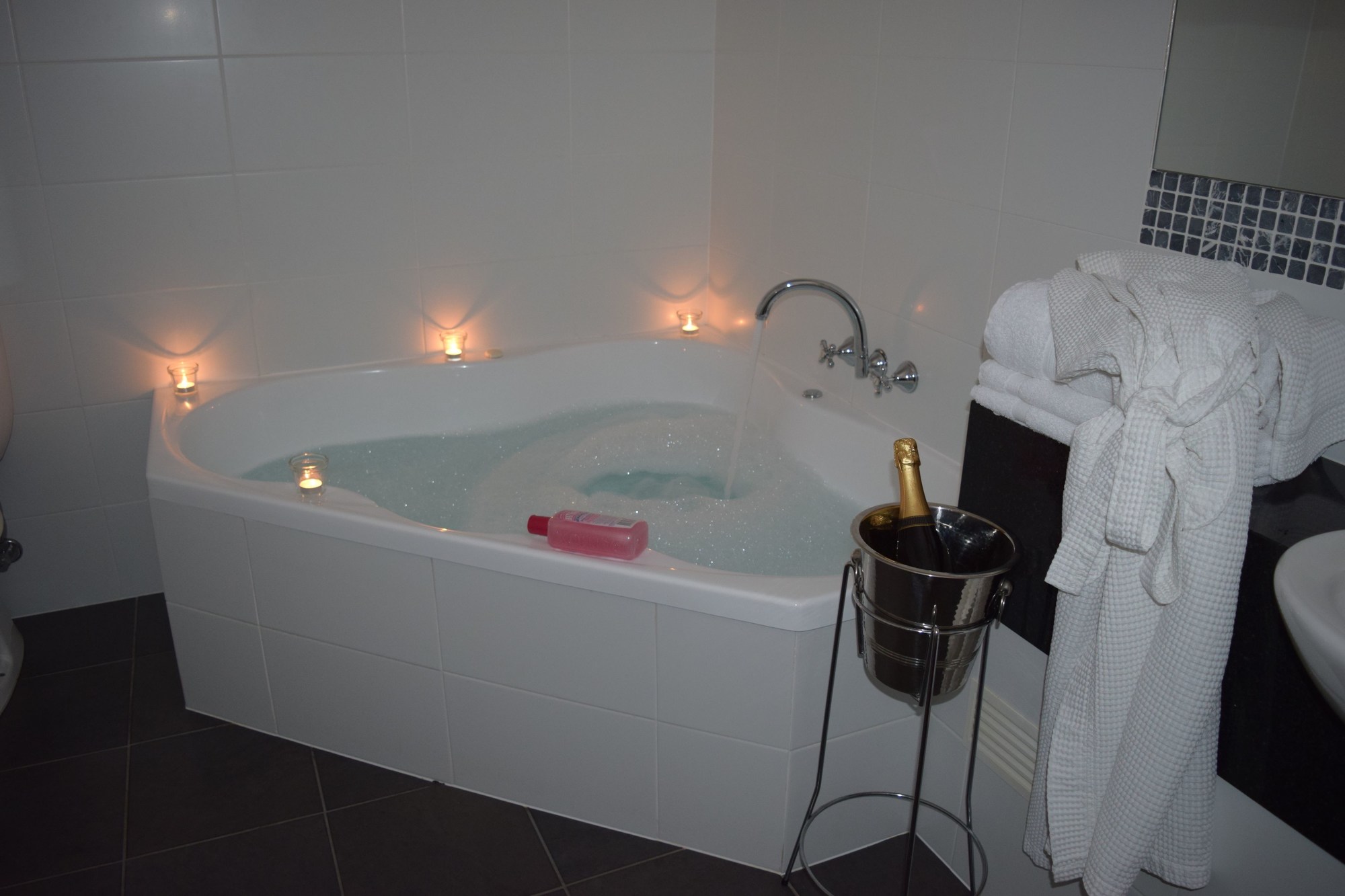 Auldington Hotel