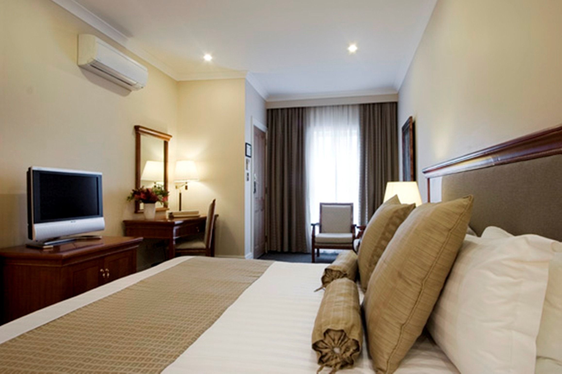 The Grand Hotel Launceston