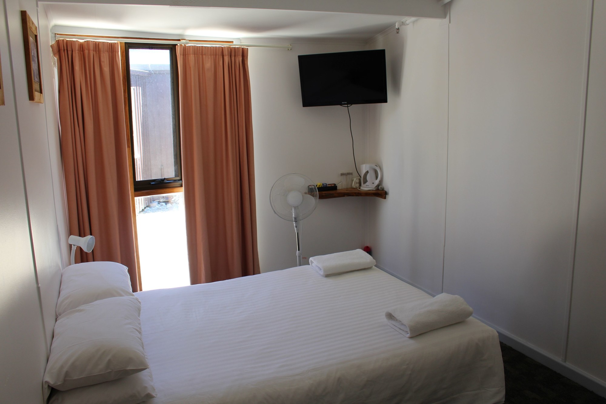 Tullah Lakeside Lodge