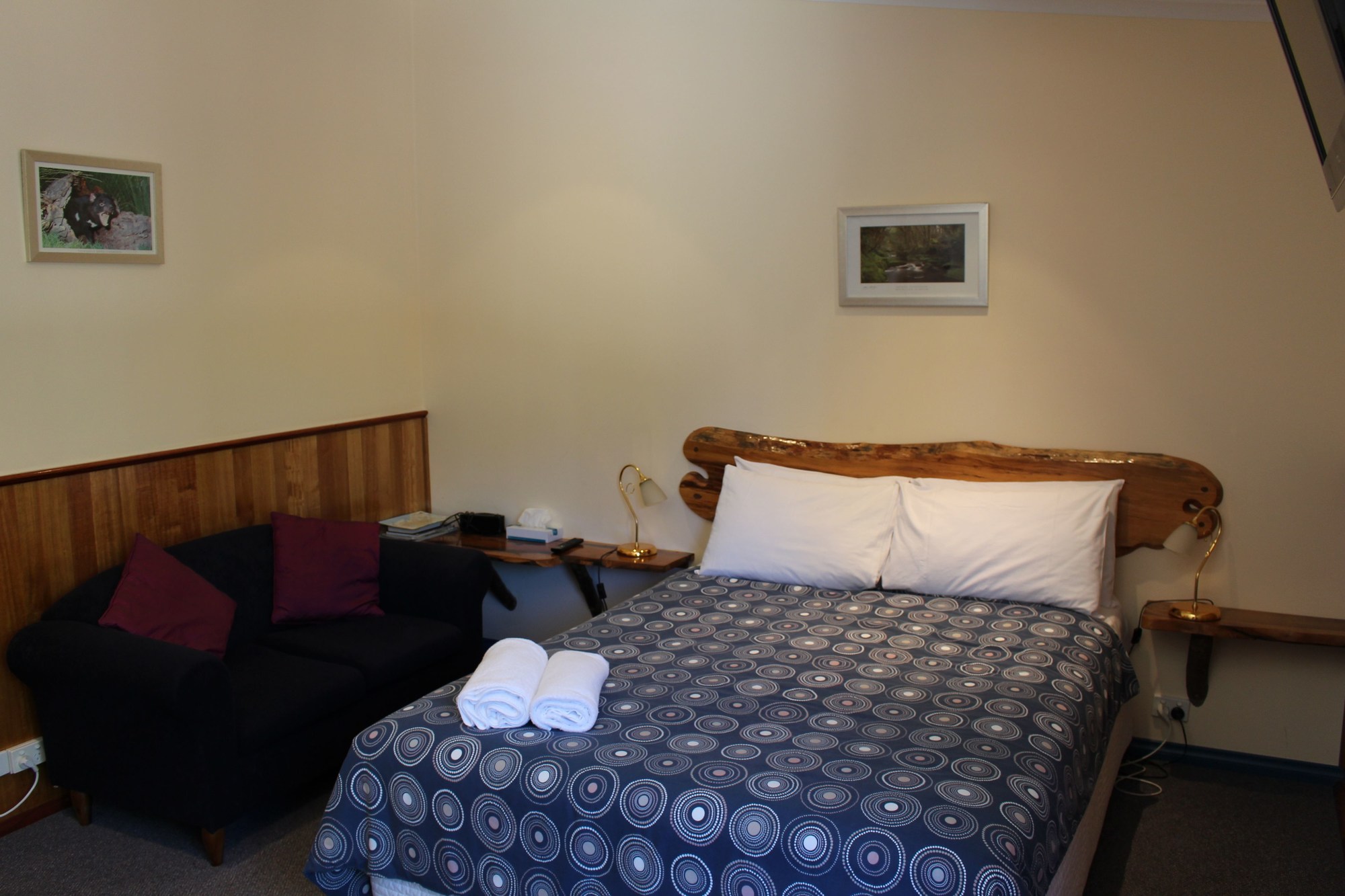 Tullah Lakeside Lodge