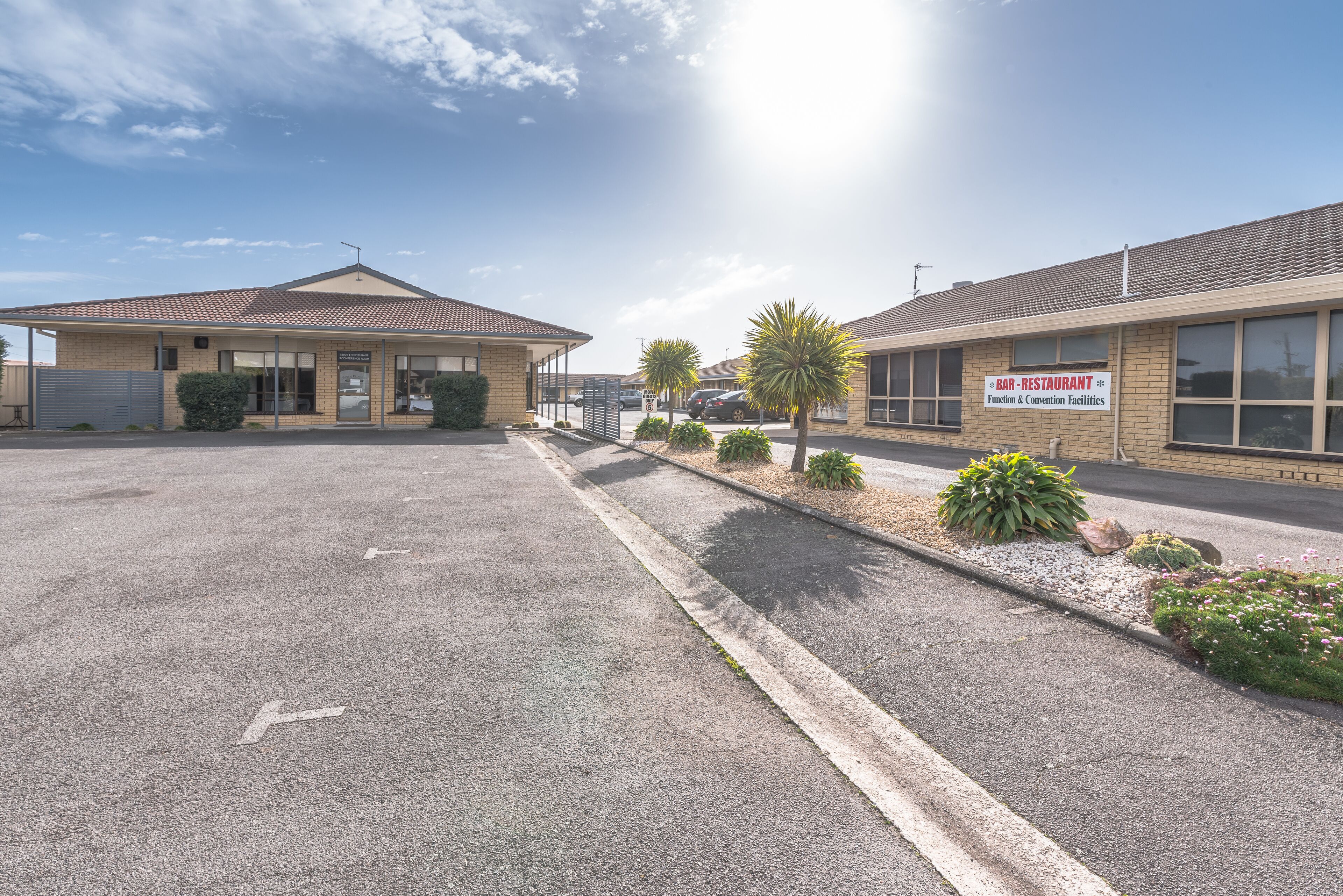 Seasonal South Motel & Function Centre