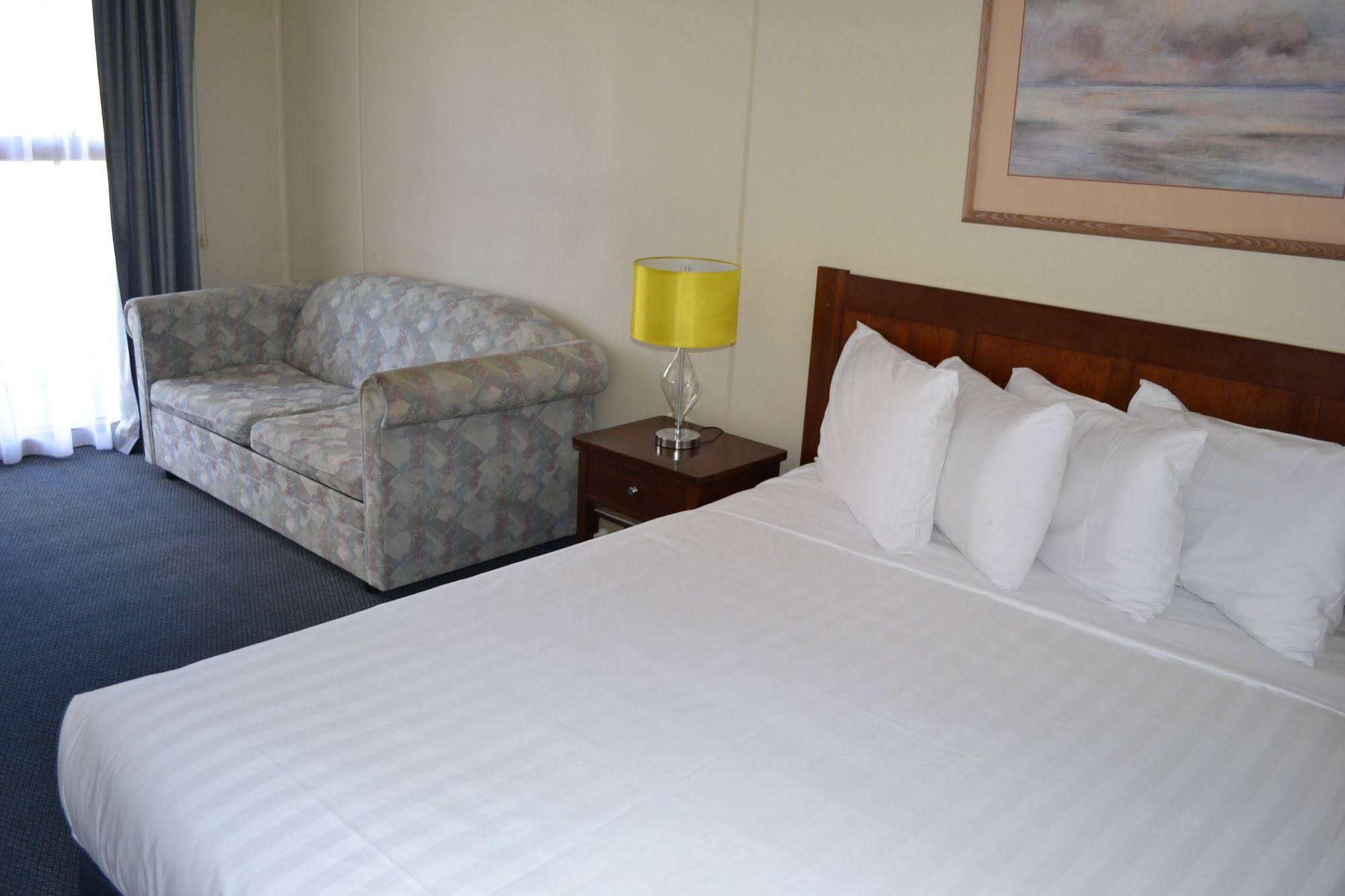 Sunnymead Hotel