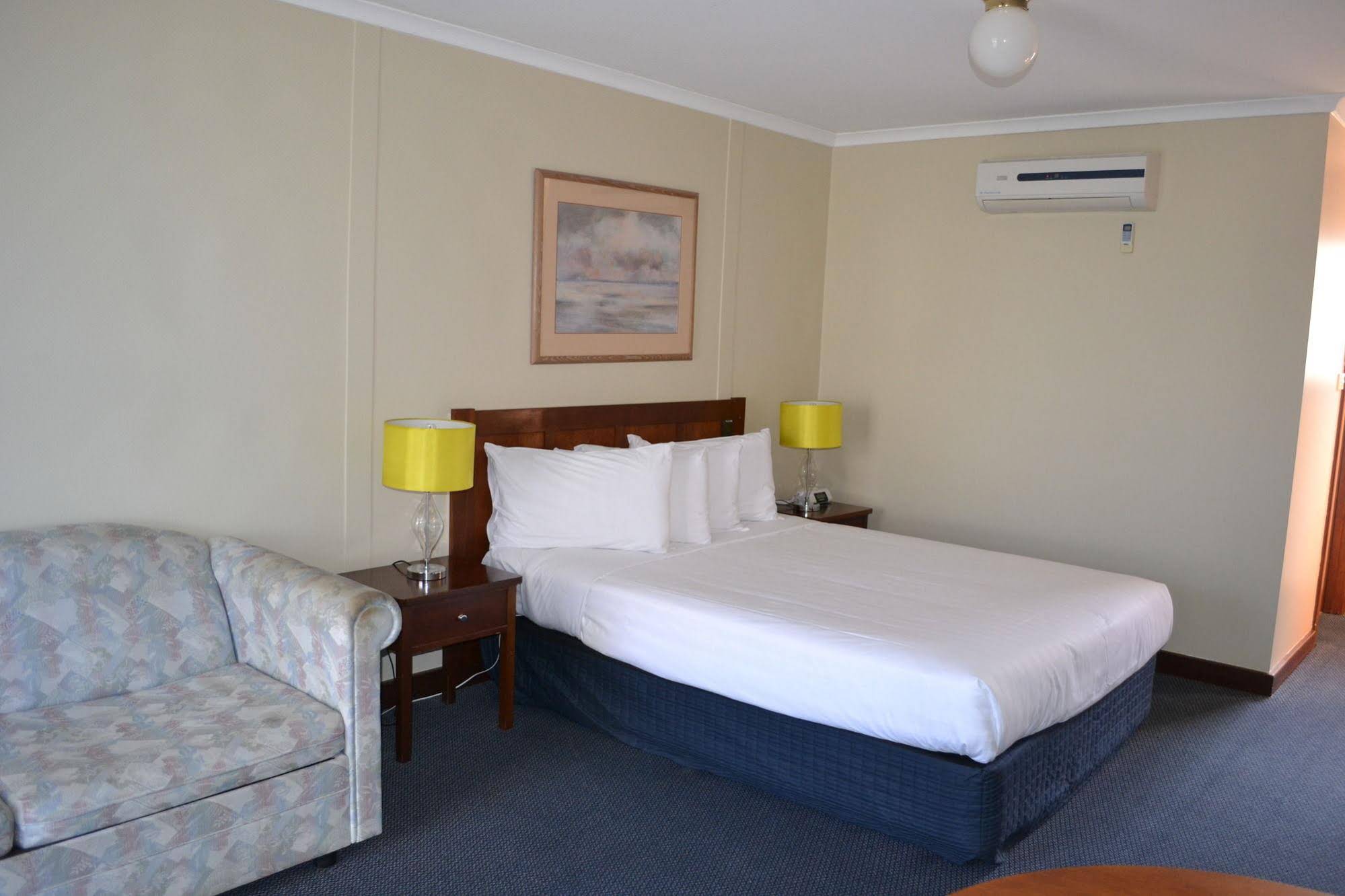 Sunnymead Hotel