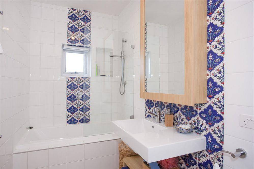 Four Kings Apartments