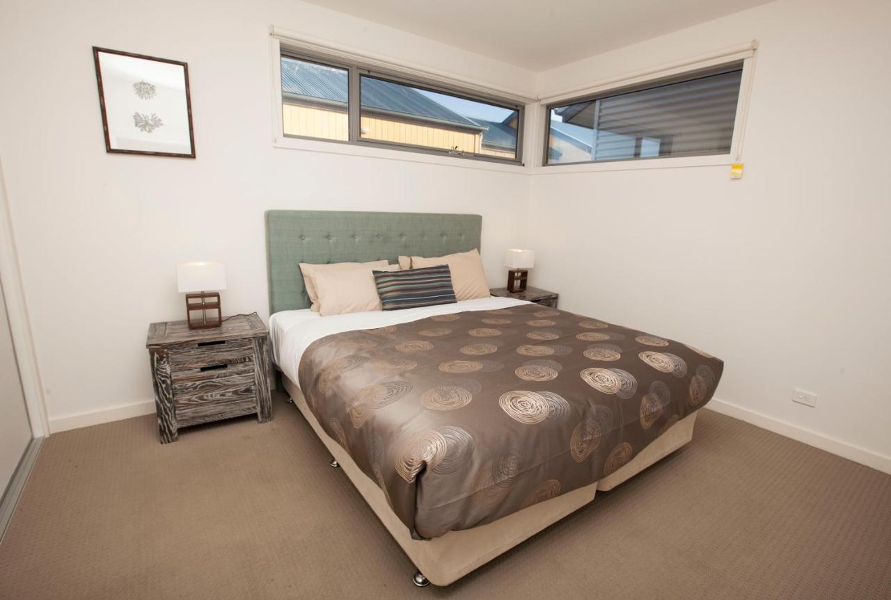 7 Falls Apartments