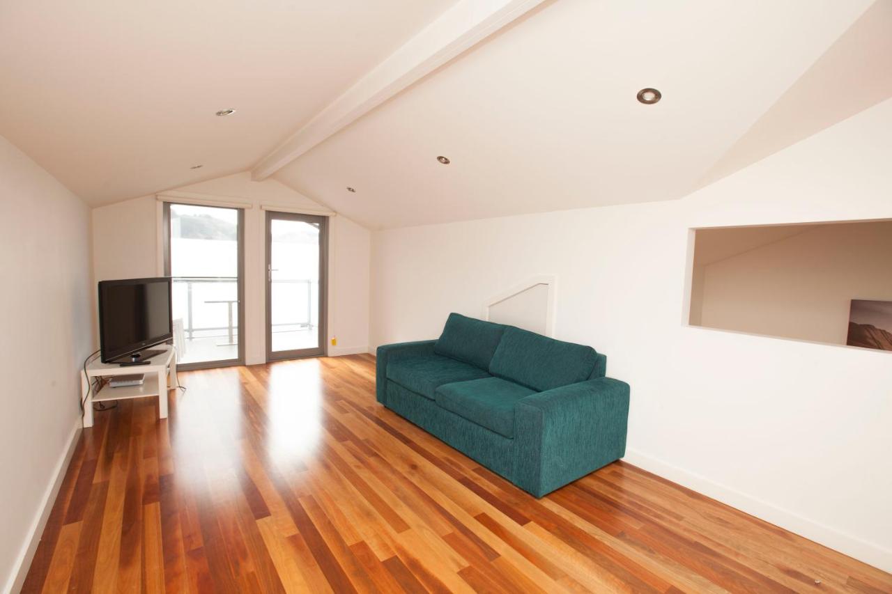 7 Falls Apartments