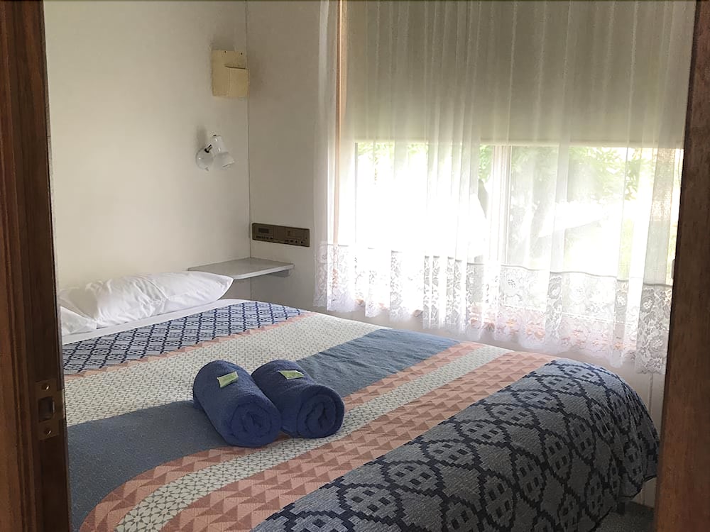 Acacia Caravan Park