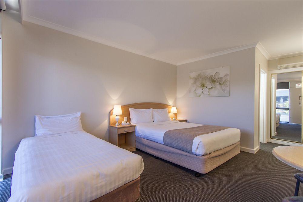 Sunshine Motor Inn