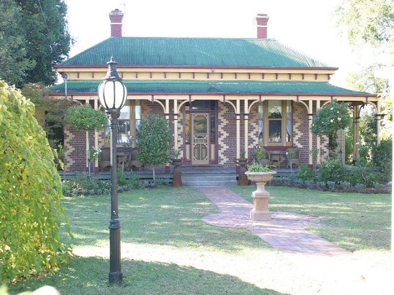 Tara House Bed And Breakfast
