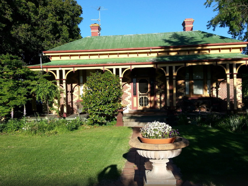 Tara House Bed And Breakfast