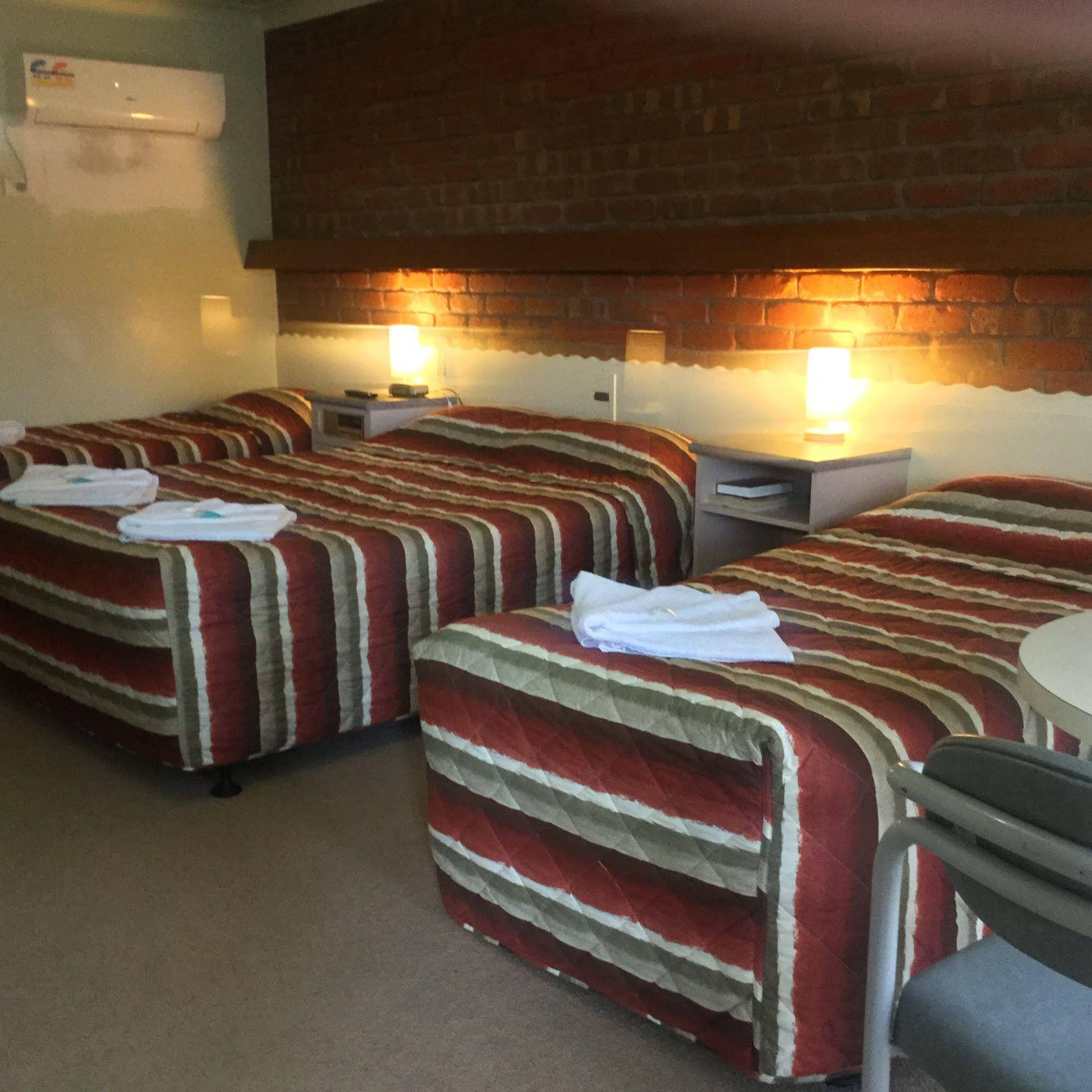 Woodmans Hill Motel & Caravan Park