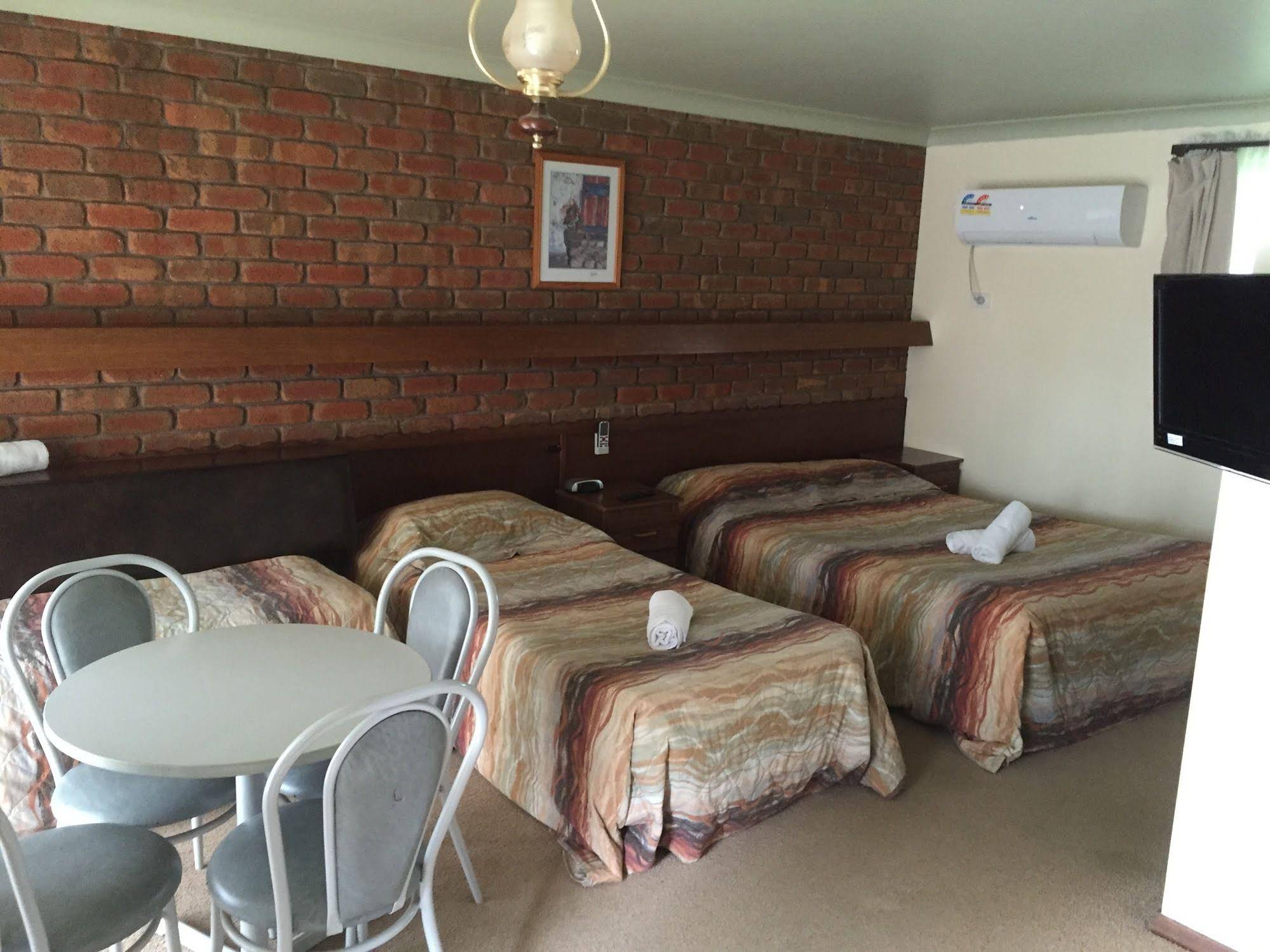 Woodmans Hill Motel & Caravan Park
