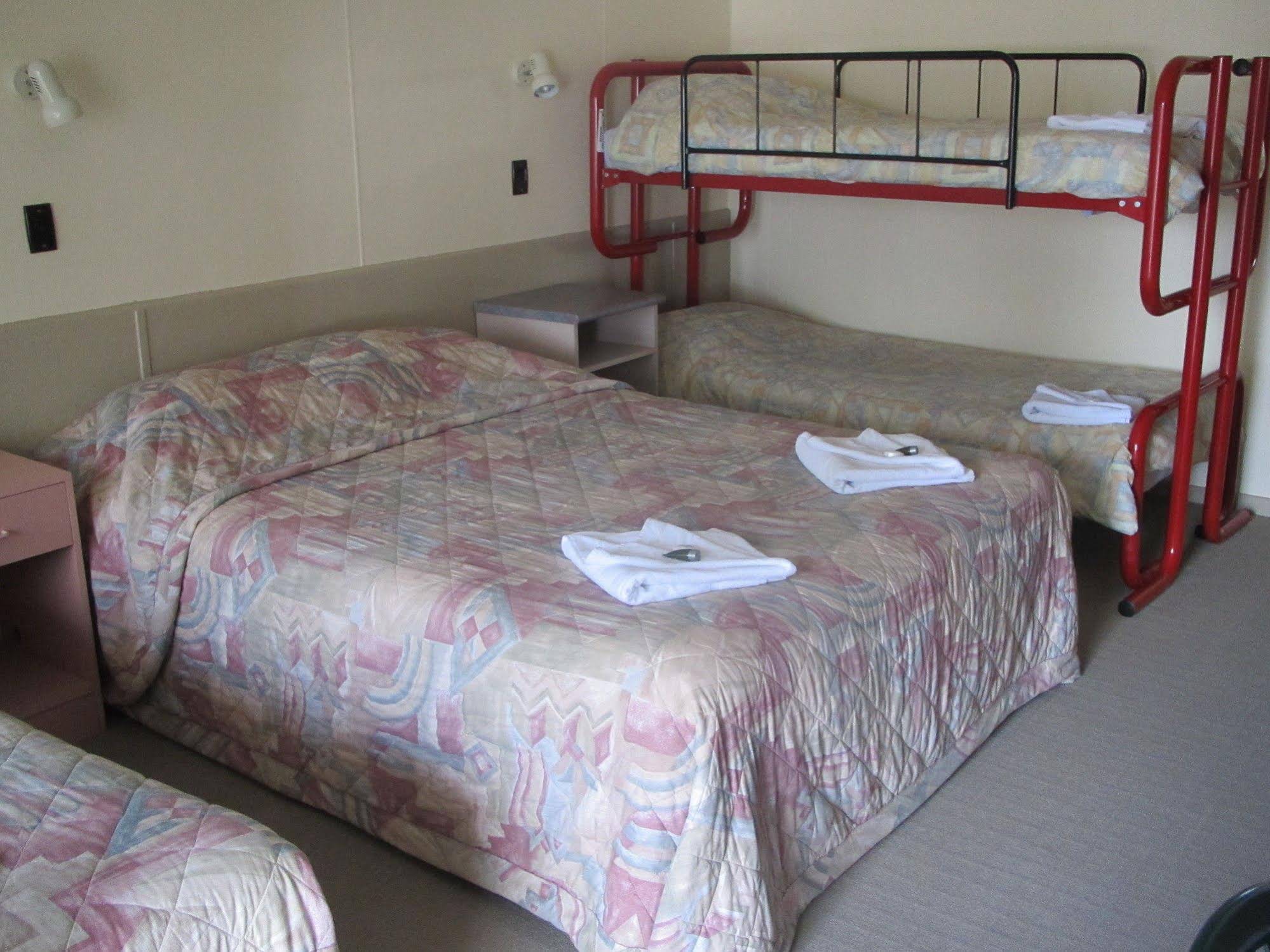 Woodmans Hill Motel & Caravan Park