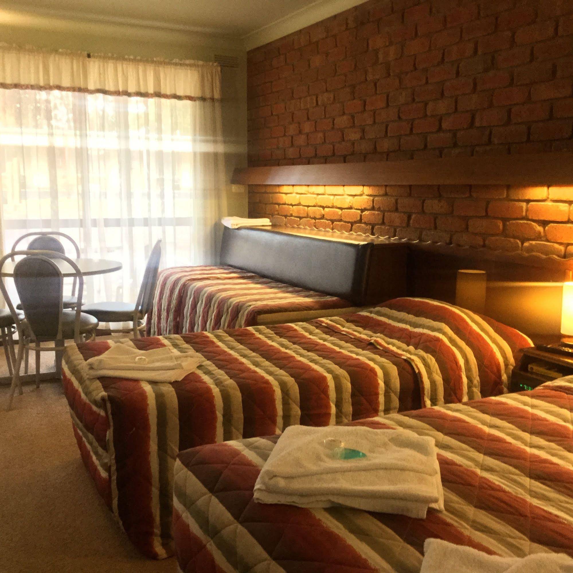 Woodmans Hill Motel & Caravan Park